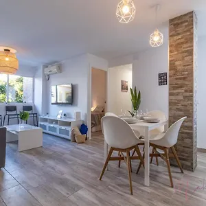 Apartament 1 En Estadio 6 Plazas 3 Hab Y Metro, Sewilla